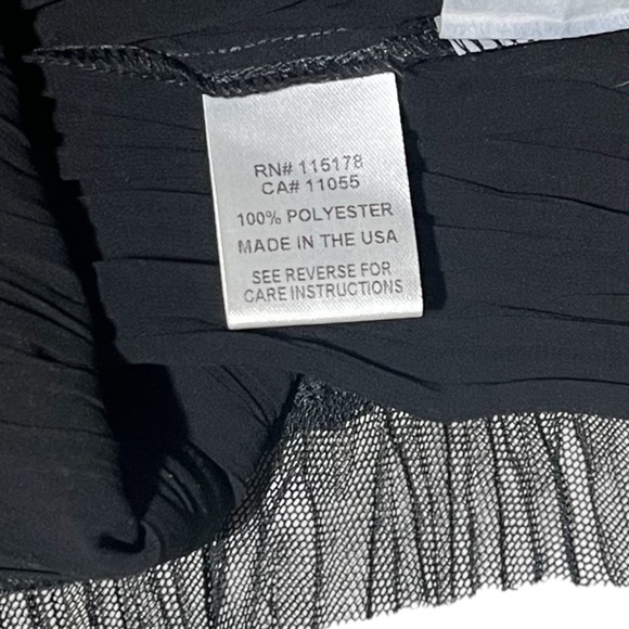 Komarov Blouse Women’s Small Crinkle Pleated Sleeveless Asymmetric Quiet Luxury - Picture 6 of 7